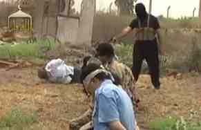 Vários prisioneiros sendo Executados com tiros na cabeça pelo isis