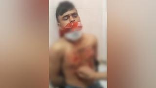 Homem é brutalmente torturado na Índia por suposto furto; vídeo circula nas redes