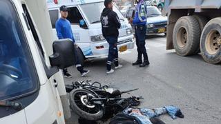 Motociclista morre após ser atropelado por caminhão na estrada de El Altico na Colômbia