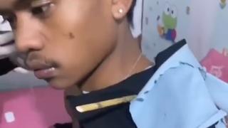 Homem atingido por flecha em ataque repentino em Dogiyai, Indonésia