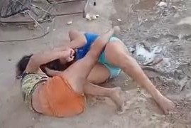 Discussão vira pancadaria e mulheres rolam no chão em Tabira