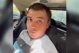 De meias e sandálias, assassino de cartel executa homem após “interrogatório” no México
