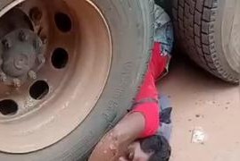 Dois homens morrem após motocicleta ser atingida por caminhão em Itaituba
