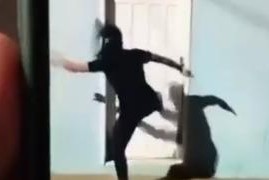 Mulher encontra companheiro na casa de travesti e vídeo viraliza