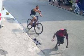 Pedalando para matar: perseguição armada deixa homem em estado grave no Rio