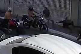 Homem em situação de rua é baleado após tentar atacar policial com faca em Guarapari
